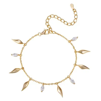 Vera Design - CAPE OF FEATHERS DIVINE- armband gyllt cz