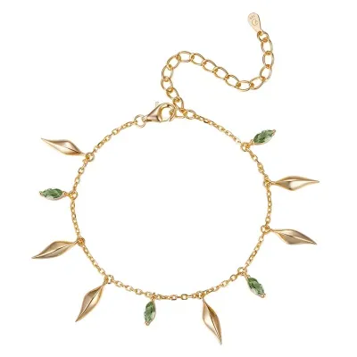 Vera Design - CAPE OF FEATHERS DIVINE- armband gyllt með grænum CZ