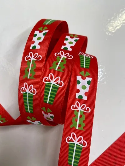 Jólaborði - mynd af pökkum - rauður