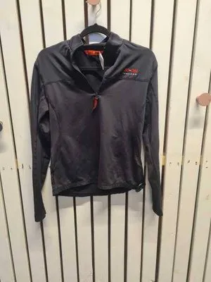 ZO – ON svört flíspeysa