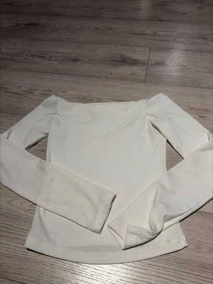 Hvit peysa Off the shoulder