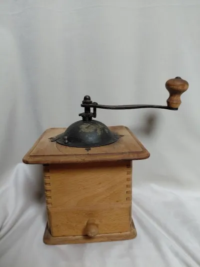 Antík kaffikvörn (1930s) - Brúnn