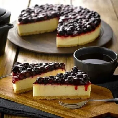 Glútenlaus Sólberja Prosecco ostakaka 12 sneiðar