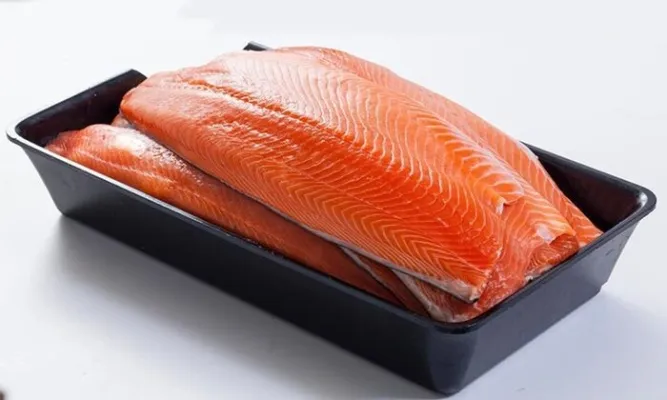 Lax flök m/roði [10kg/ks]