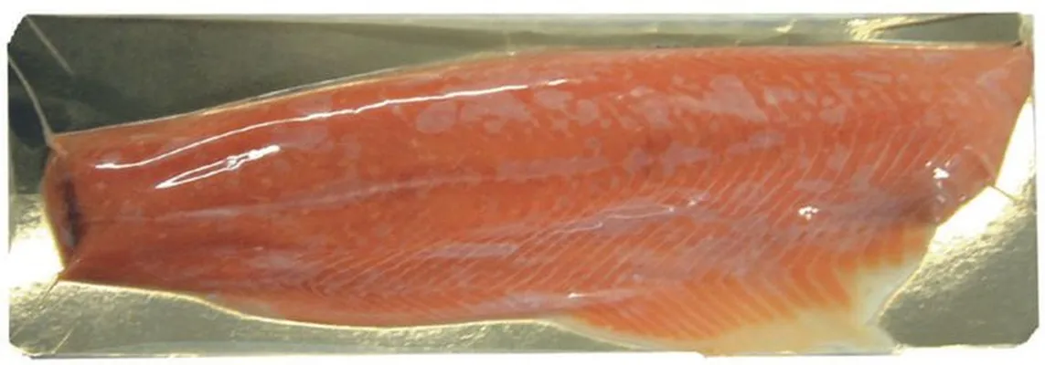 Reyktur lax heill kg