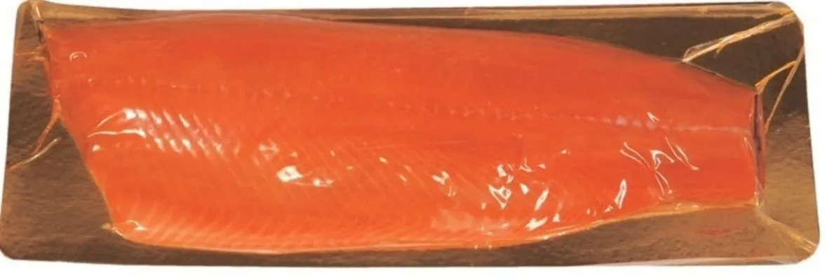 Reyktur lax heil flök sneiddur