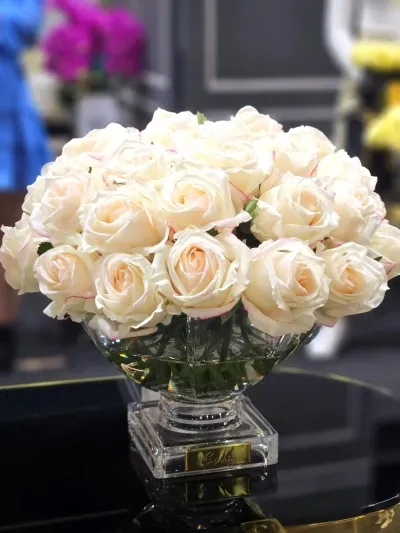 Rósavöndur í glervasa - Centrepiece - Blush Buds & GOLD