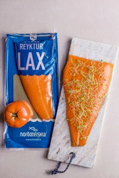 Reyktur lax heil flök